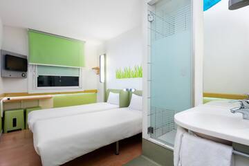 Двухместный номер с 2 отдельными кроватями в Отеле ibis budget Warszawa Reduta